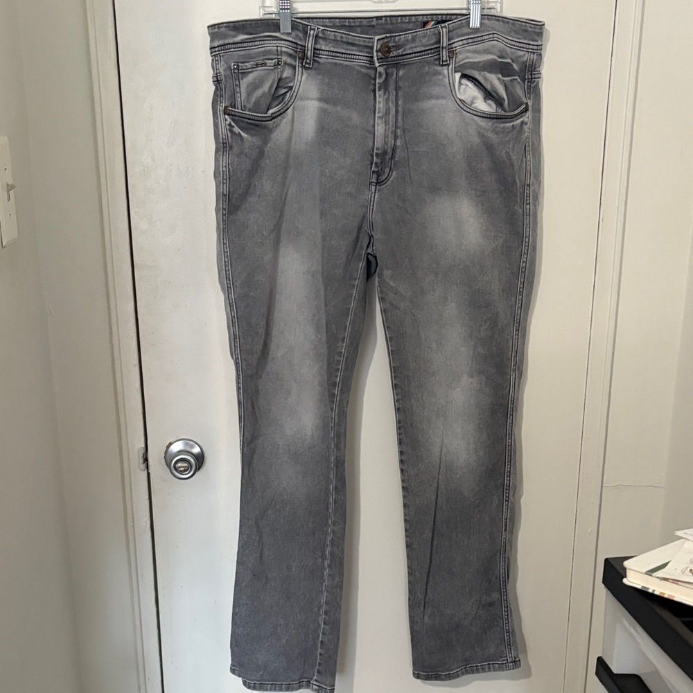 Men's Classic Gray Straight Jeans Dare Jeans Co.